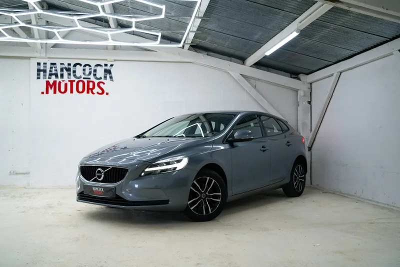Volvo V40 D2 — livré par Hancock Motors